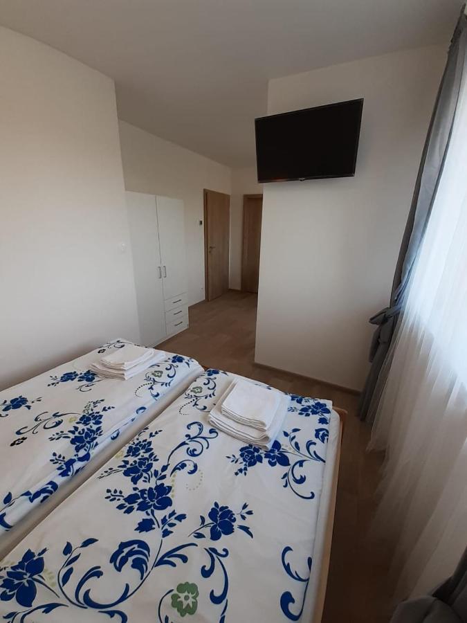 Valen Apartmany Valtice Bagian luar foto