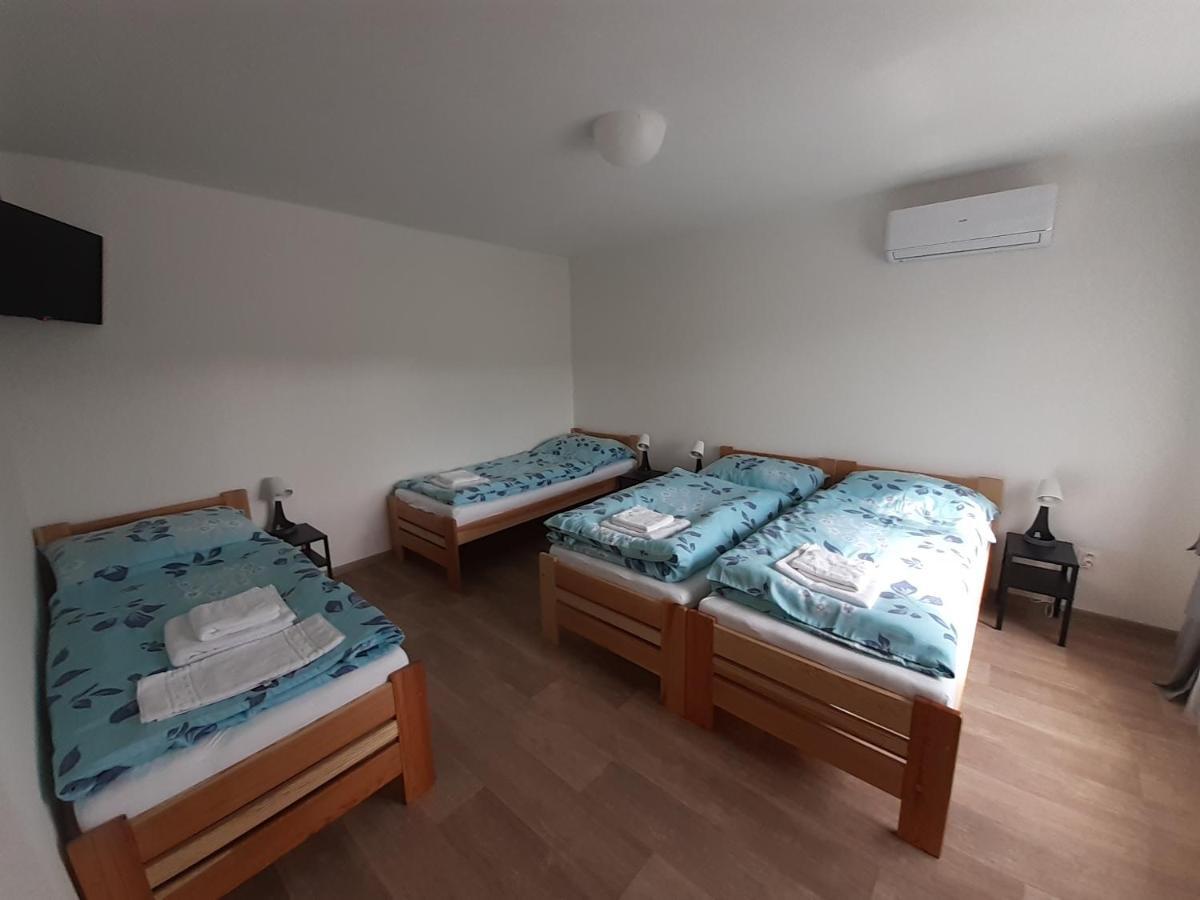 Valen Apartmany Valtice Bagian luar foto