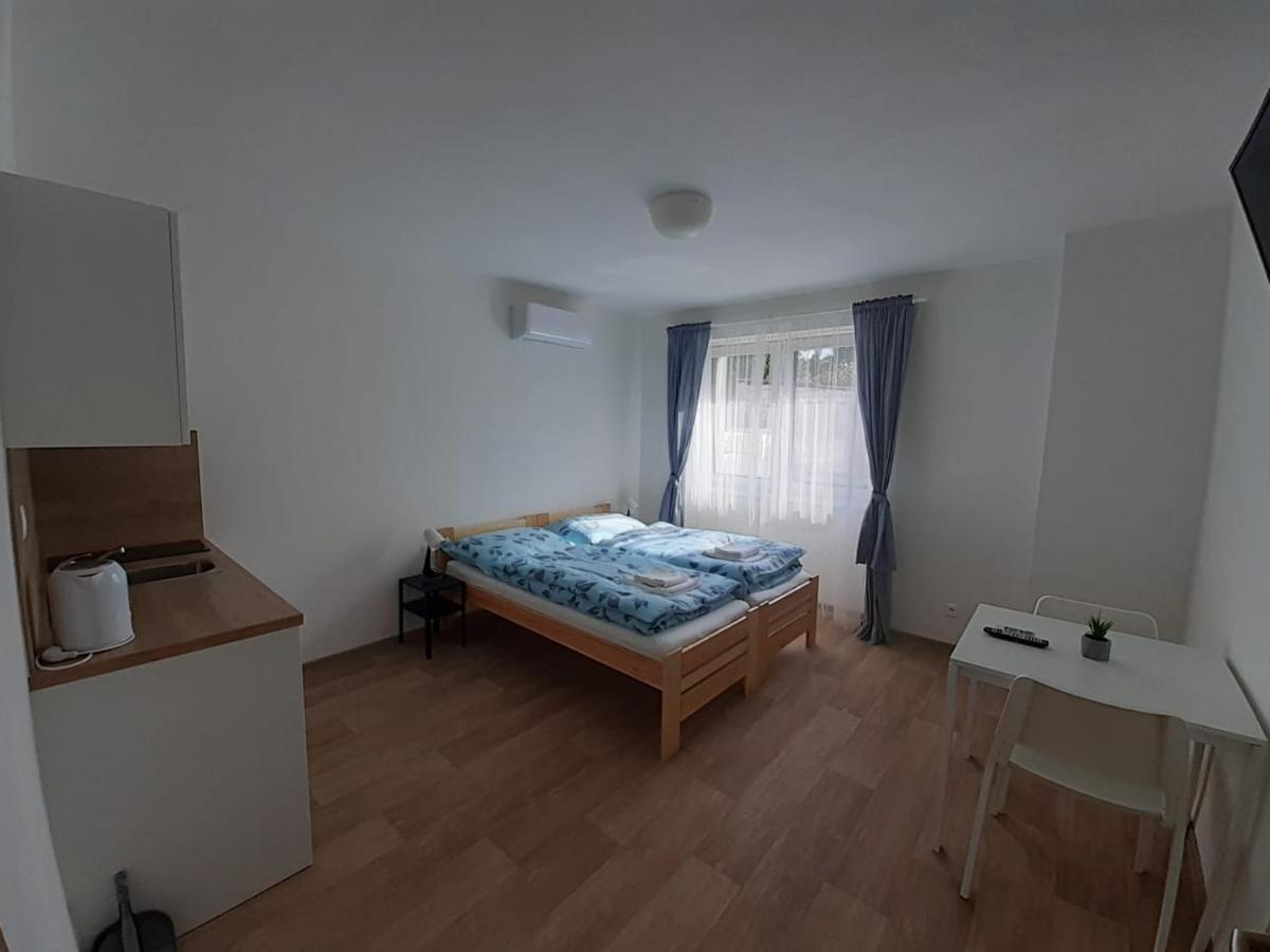 Valen Apartmany Valtice Bagian luar foto