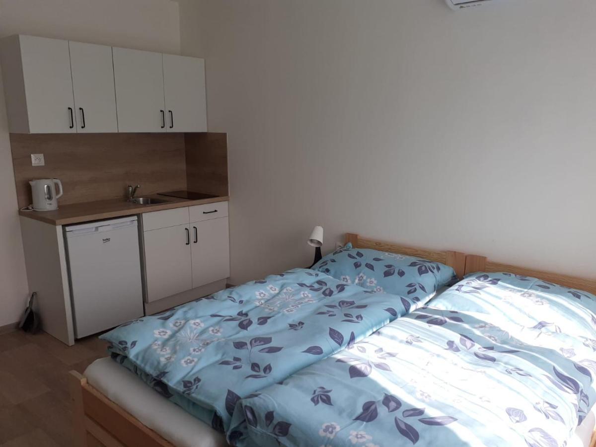 Valen Apartmany Valtice Bagian luar foto