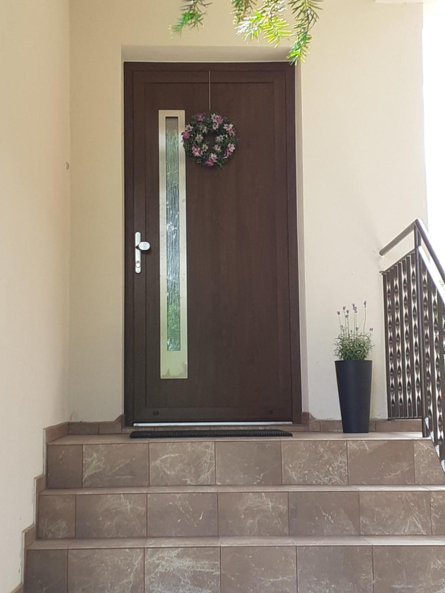 Valen Apartmany Valtice Bagian luar foto